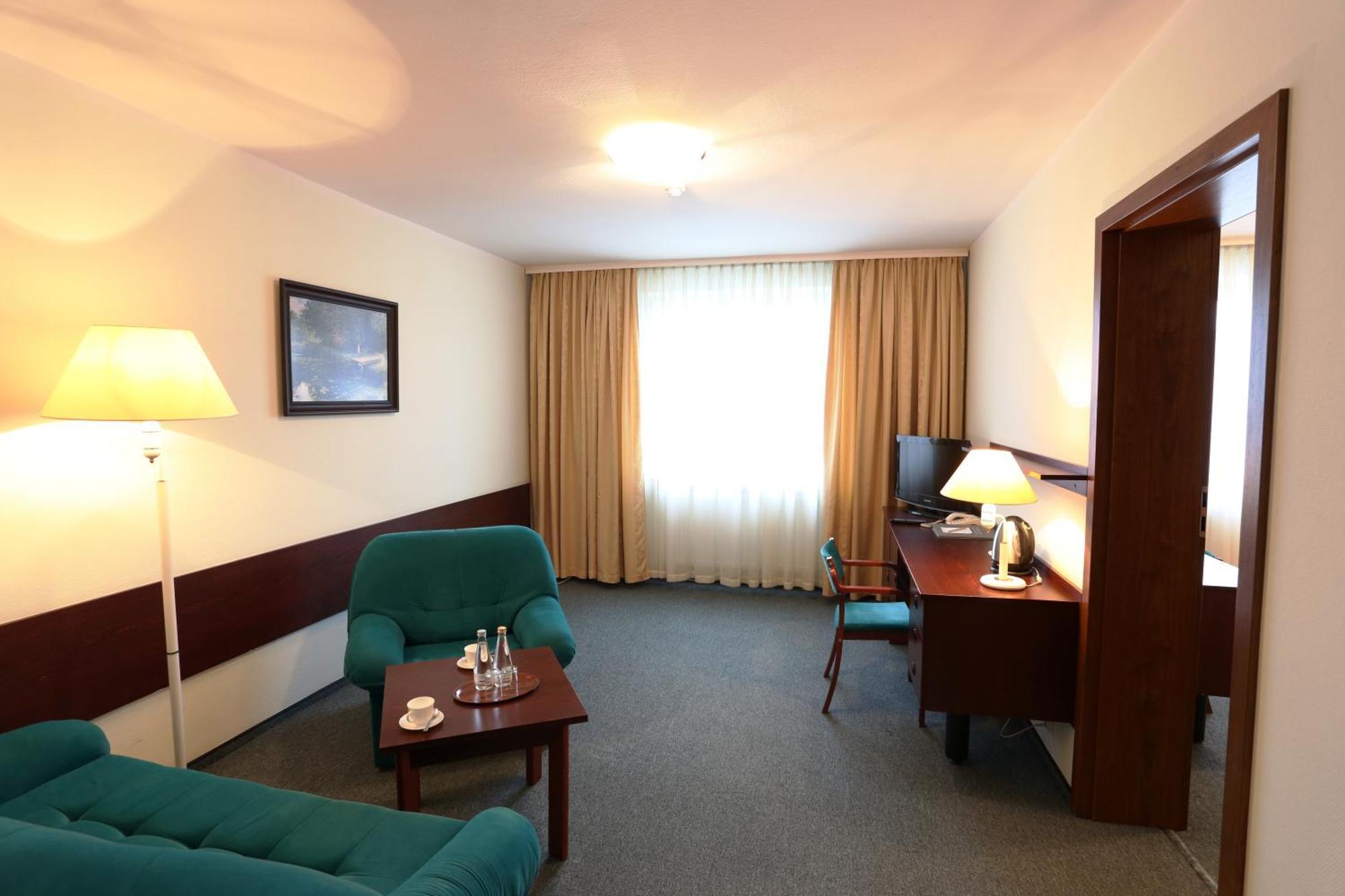 Hotel IOR Posen Zimmer foto