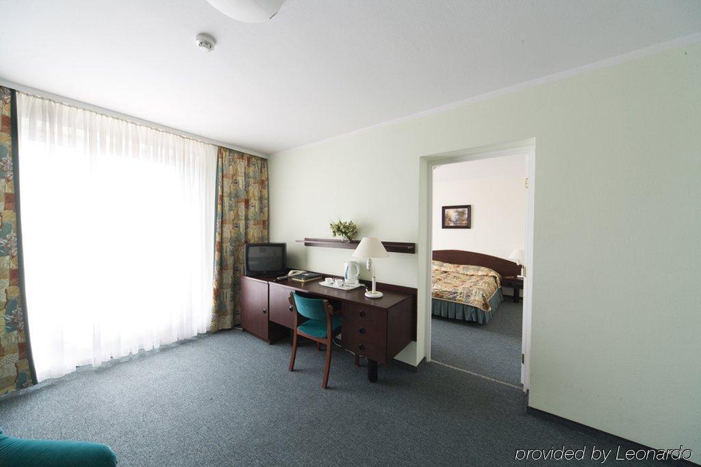 Hotel IOR Posen Zimmer foto